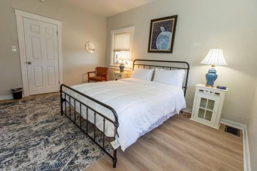 Pittsburgh House | Updated & Comfy Bungalow with Parking Easy Access