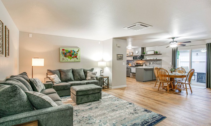 Enumclaw House | Updated Duplex Home < 1 Mi to Downtown Enumclaw!