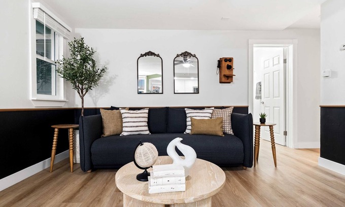 Sherman Heights Apartment | Updated Historic Suite | Queen Bed + Kitchenette