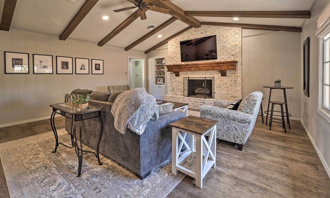 Lubbock Cottage | Updated Home w/ Patio < 4 Mi to Texas Tech!
