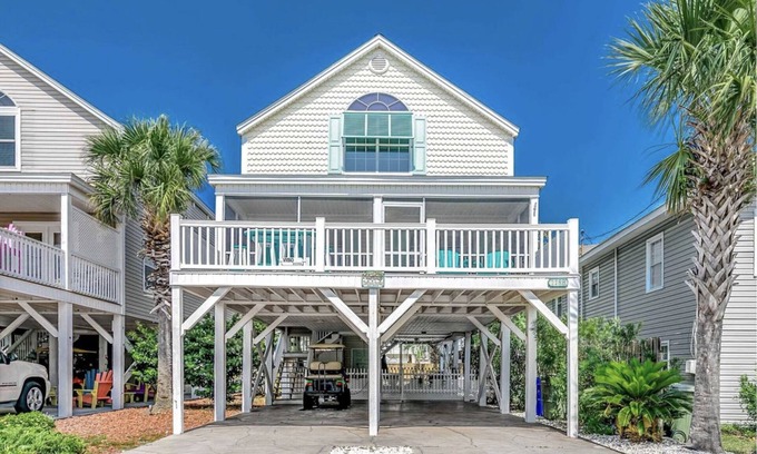 Surfside Beach House | UPDATED in 2024. 150 Yards from the beach, private pool & golf cart.