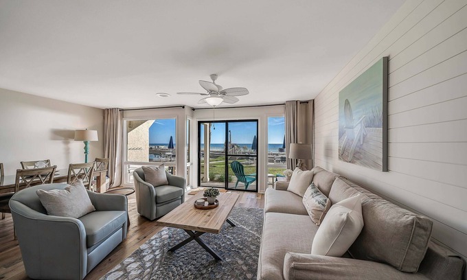 Fort Bay Condo | Updated Latitude 29 #26 Beachfront w/Pool, Hot Tub & Grills! Free Golf & Tix!