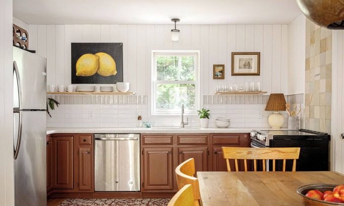 Suttons Bay House | Updated Leelanau home nestled bt Suttons Bay & West Bay, 3 min walk to 2 beaches