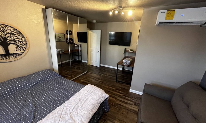Southeastern Sacramento Apartment | Updated space near Davis Medical Center, Grocery Store, Restaurants, and Freeway