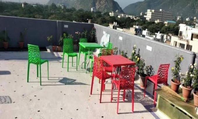 Jaipur Hotel | Uphar Homestay - Hotel & Restaurant