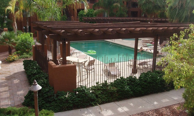 Paradise Valley Village Condo | Upscale apartment-beautiful location! Placement! Placement! Golfers Paradise
