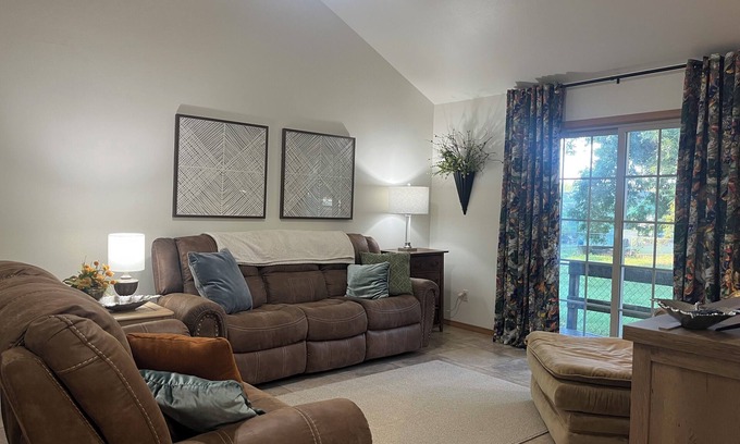 Spiro House | Upscale home with high end furnishings and memory foam king bed. 2 car garage