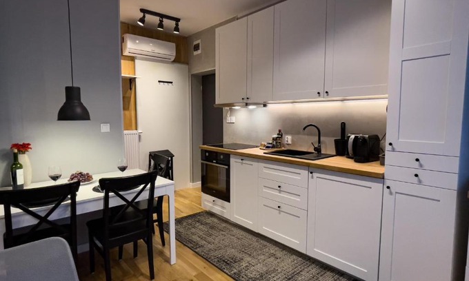 Chorzow Apartment | URABN APARTMENTS Studio with garden No 2A Chorzów Katowice FREE PRIVATE PARKING, Self CHECK-IN
