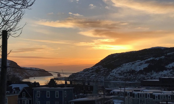 Downtown St. John's House | Urban Cottage Downtown St. John's Overlooking Harbour