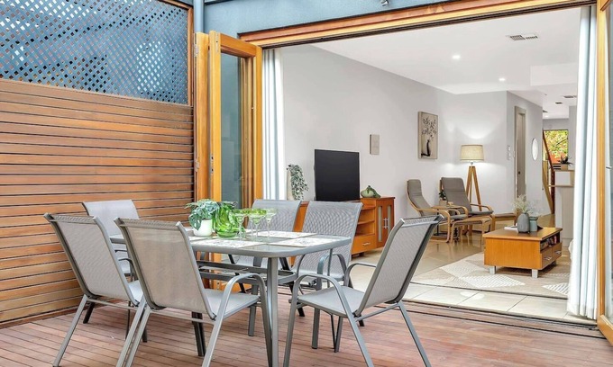 Mawson Lakes House | Urban Junction Walk to Mawson Lakes Dining and Shops