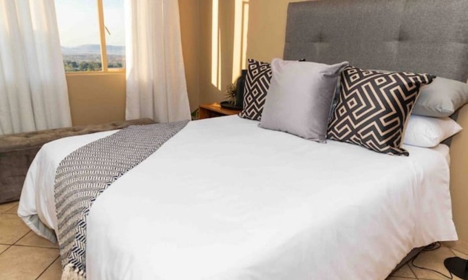 Waparand Apartment | Urban Oasis-serene ✨self check in & scenic views