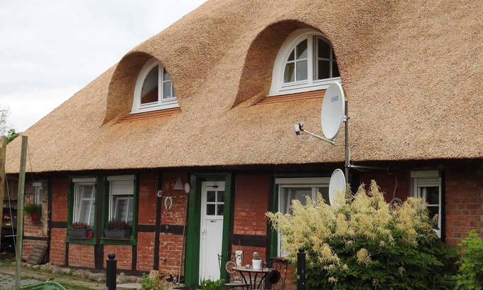 Demmin Apartment | Urlaub Unterm Reetdach - Ferienwohnung