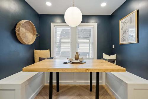 Clintonville Apartment | Close to OSU Rooftop Patio Grill & Outdoor TV