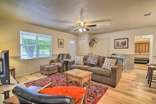 Utopia House | Utopia Family Home, 2 Blocks to Utopia Park!