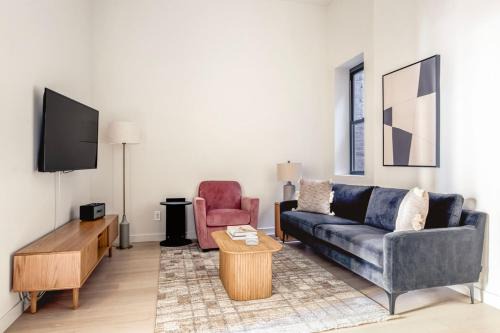 Lincoln Square Apartment | UWS 2br w elevator in-unit wd nr central park NYC-1301
