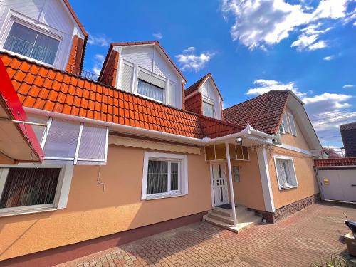 Kaposvar Apartment | Vörösmarty Deluxe Vendégház