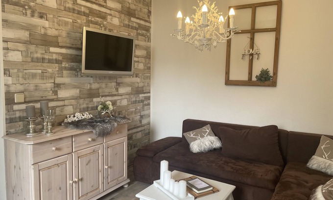 Hohenstein-Ernstthal Apartment | Vacation apartment, country house kitchen, directly at the park "Fuchsgrund"