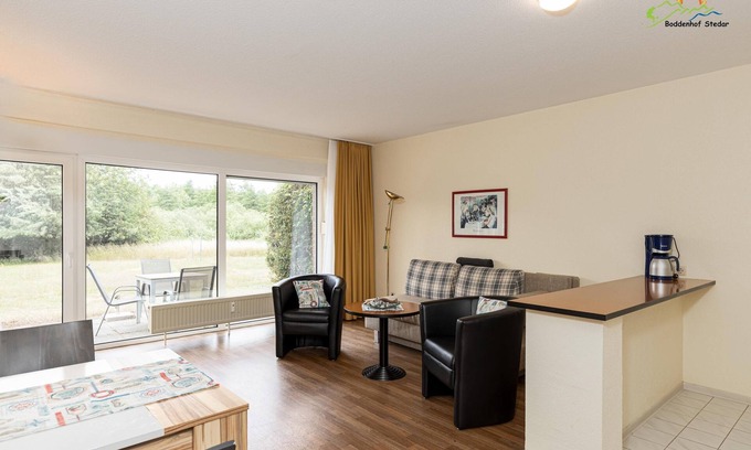 Buschvitz Apartment | Vacation apartment 45 - Bright apartment with terrace and WLAN, pets welcome