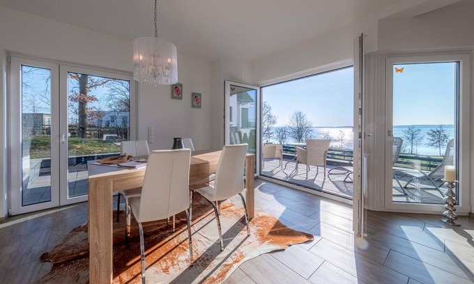 Muritz House | Vacation apartment SchönSicht directly on the lake