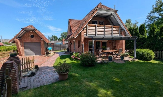 Emden House | Vacation cottage Hieve