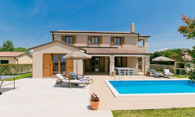 Radetici House | Vacation home Angela by Interhome