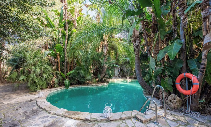 Los Angeles House | Vacation Home "Apartamento Cortijo Rural Las Aves" with Mountain View & Shared Pool