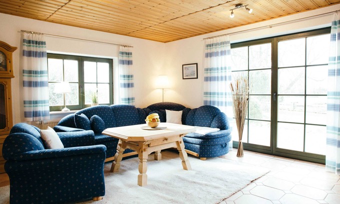 Patzig Apartment | Vacation home under a thatched roof in Woorke - Holiday home and apartment under a thatched roof