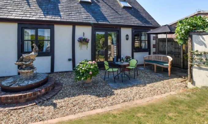 Meifod House | Vacation home Bwthyn Bach in Newtown - Welshpool - 2 persons, 1 bedrooms