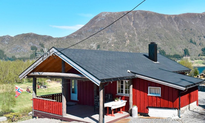 Aheim House | Vacation home Lenebu by Interhome