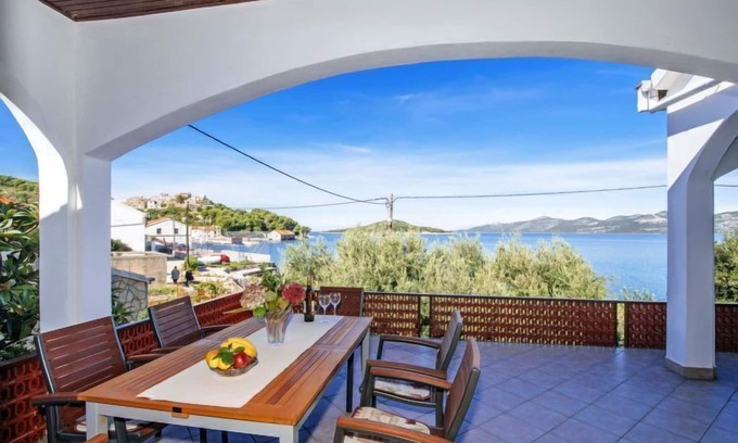 Komoseva House | Vacation home Mira by Interhome