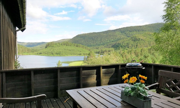 Dølemo House | Vacation home Moebu by Interhome