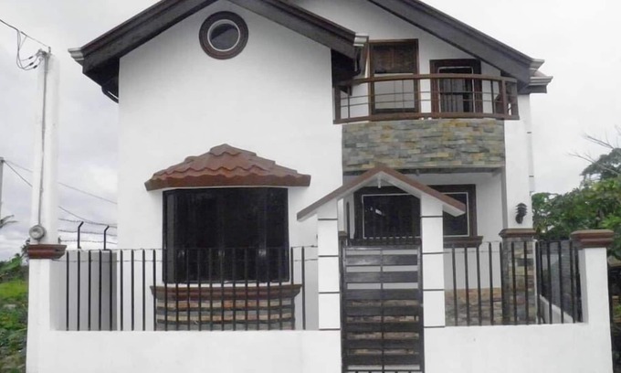 Silang House | Vacation house for rent in Silang Cavite - with Private Pool