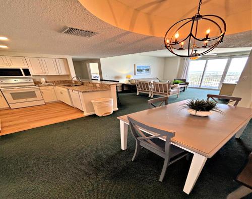 Daytona Beach Apartment | Vacation in Comfort and luxury - 2BR Oceanview - Wyndham Ocean Walk Resort 2432