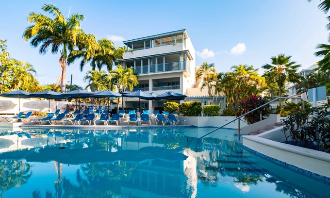 Hastings Hotel | Vacation is Calling! Comfortable Unit w/Pool view! Onsite Pool, FREE Parking