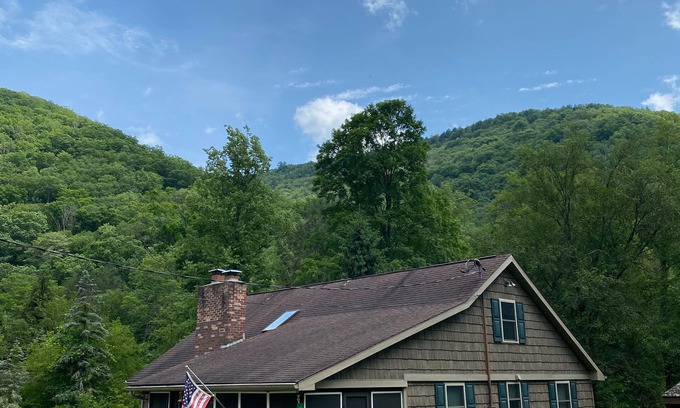 North Bend Cabin | Vacation Property off the grid. No cell service, internet, satellite/cable tv