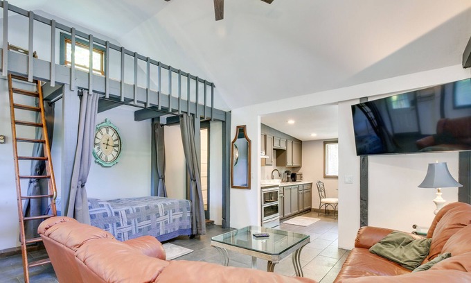 Cold Spring Apartment | Vacation Rental 6 Mi to Appalachian Trail Entrance