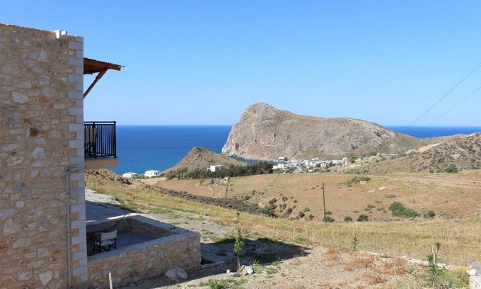 Lentas Apartment | Vacation studios built of natural stone in a peaceful, breathtaking landscape!