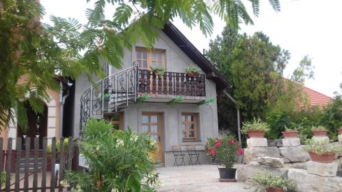 Etyek House | Vagabund Vendégház