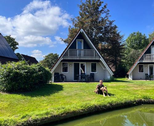 Gramsbergen House | Vakantiepunt 142 - Moderne vakantiewoning aan het water!
