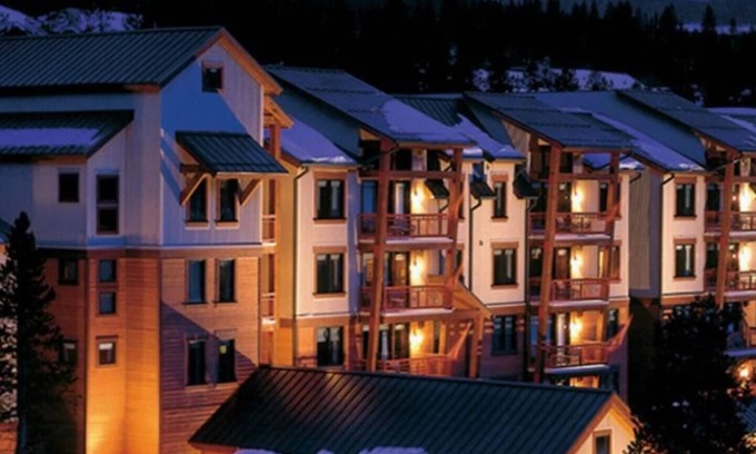 Peak 9 Resort | Valdoro 2BR/2BA PRiVATE Hot Tub New Years in the Rockies