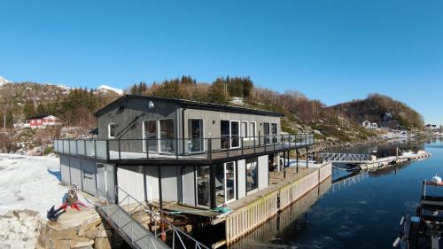 Vagan Apartment | Valen Brygge, Digermulen