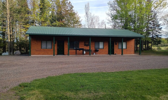 Washburn Cabin | Valhalla Trailblazer Heaven Trail Side 2-bedroom North of Washburn with WiFi, AC