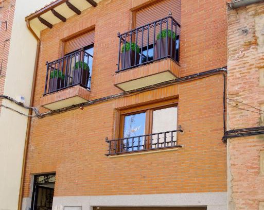 Old Town of Avila Apartment | vallespin 43 parking, wifi