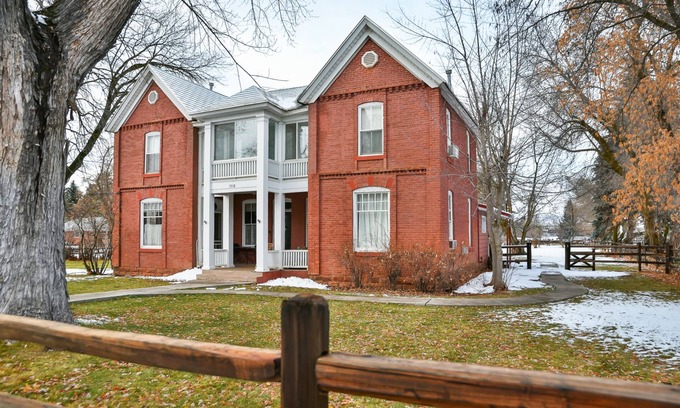 Huntsville Bed & Breakfast | Valley House Inn