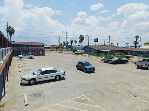 Central City Hotel | Valley Motel By Townhouse Corpus Christi Near Airport I 37