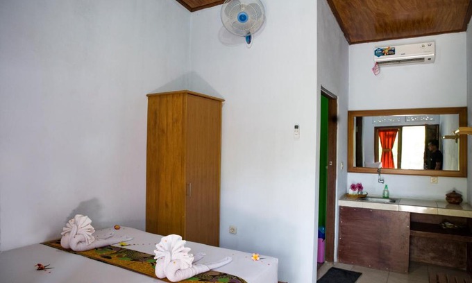 Pemuteran House | Van Santri Homestay Pemuteran