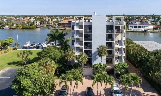 Vanderbilt Beach Condo | Vanderbilt Beach Bayfront 2Bed/2Bath Condo-Bay & Sunset Views