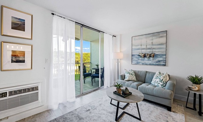 Vanderbilt Beach Condo | Vanderbilt Towers at Vanderbilt Beach- Bayside