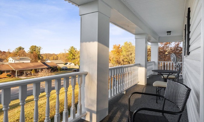 Johnson City House | Vanessas DTOR