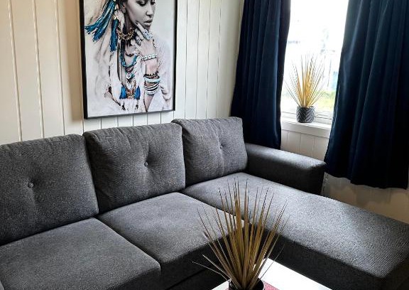 Vard Apartment | Vardø accommodation - white house